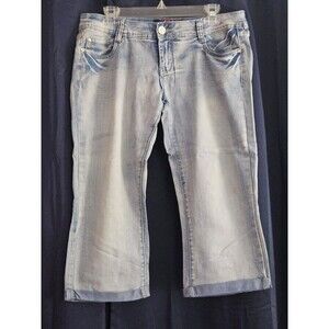 Juniors Size 13-14 Light Wash Distressed Capris Cuffed, Embroidered Pockets